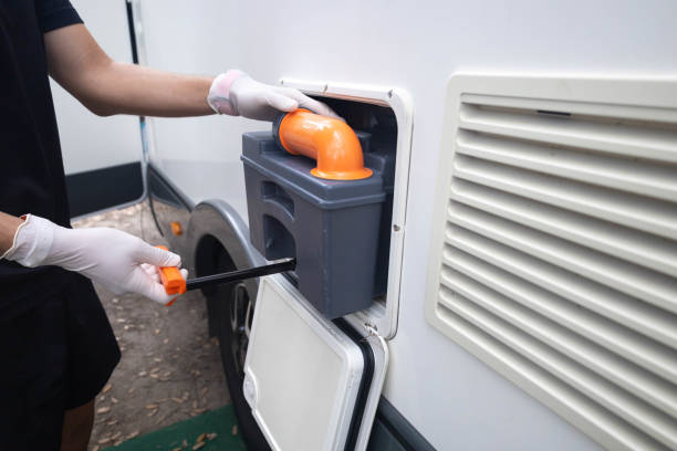 Portable Toilet Options We Offer in Mentor On The Lake, OH